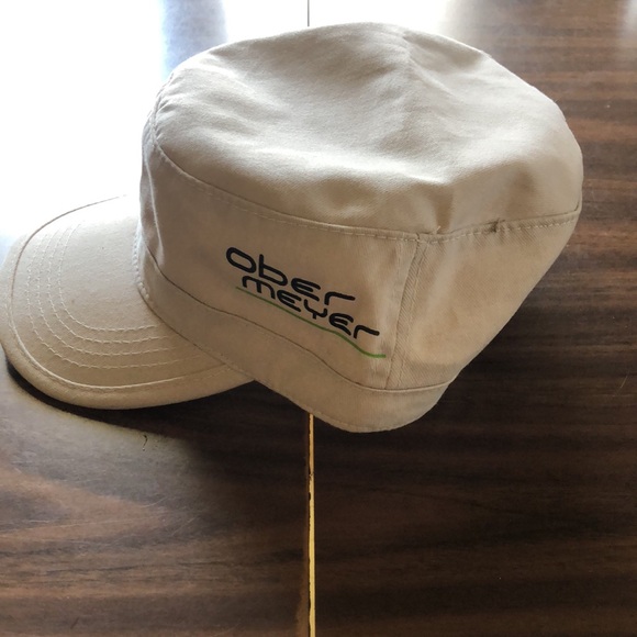 OBERMEYER HAT. BRAND NEW. ONE SIZE FITS MOST - Picture 2 of 7
